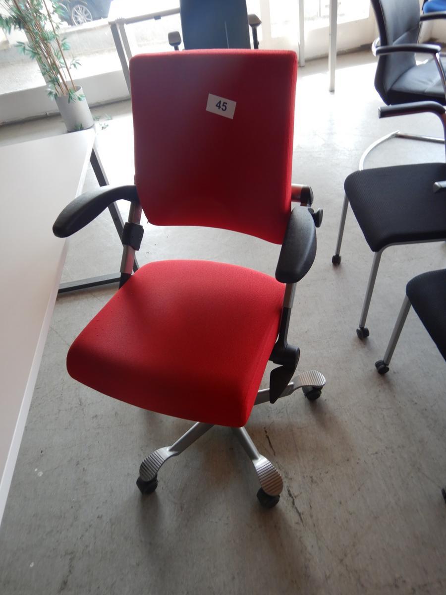 HAG Bürodrehstuhl mit Armlehne rot
